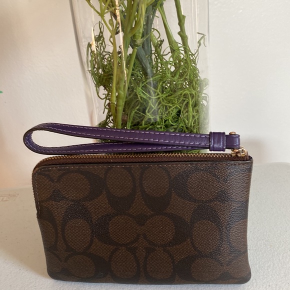 COACH Vintage PVC Wristlet wallet - Picture 2 of 7